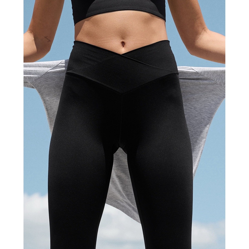 Women's Offline Aerie Real Me High Waisted Crossover Legging Medium True Black - Picture 2 of 14